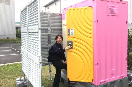 仮設トイレの歴史に「ピンク革命」。日野興業株式会社を知ってますか?