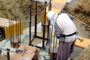 排水計画で起きた悲劇。掘削床より地下水位が低いと楽勝！？