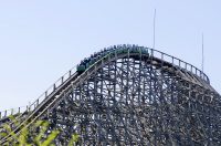 人気アトラクション建設工事で「工期と人工を半減!」鳶職Aさんのお手柄とは?