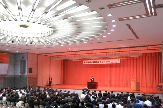 「書類の簡素化」が課題。国交省と東京都の公共工事で増える「週休2日制工事」