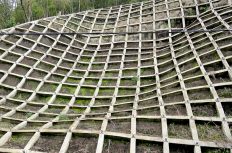 現場管理者は浦島太郎。14年ぶりの法面工事で、ロープ高所作業も足場解体もできず…