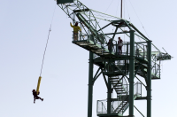 ステージからバンジー!? 事故一歩手前だった3つの事例