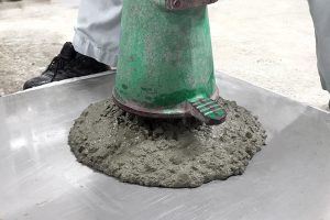 普通の生コンよりも面倒？「高流動コンクリート」の時代がやって来る