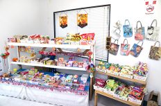 なんで建設会社に「駄菓子屋」が?井上組が展開するユニークな地域建設業とは?