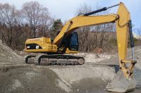 「コマツ vs キャタピラー」 あなたはどっち派？