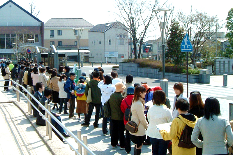 施工の大敵「紛糾する住民説明会」をまとめる方法【マンション工事編】