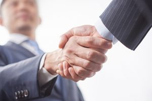 建設業界の平均年収を押し上げている企業はどこ?ゼネコンの年収事情をご紹介