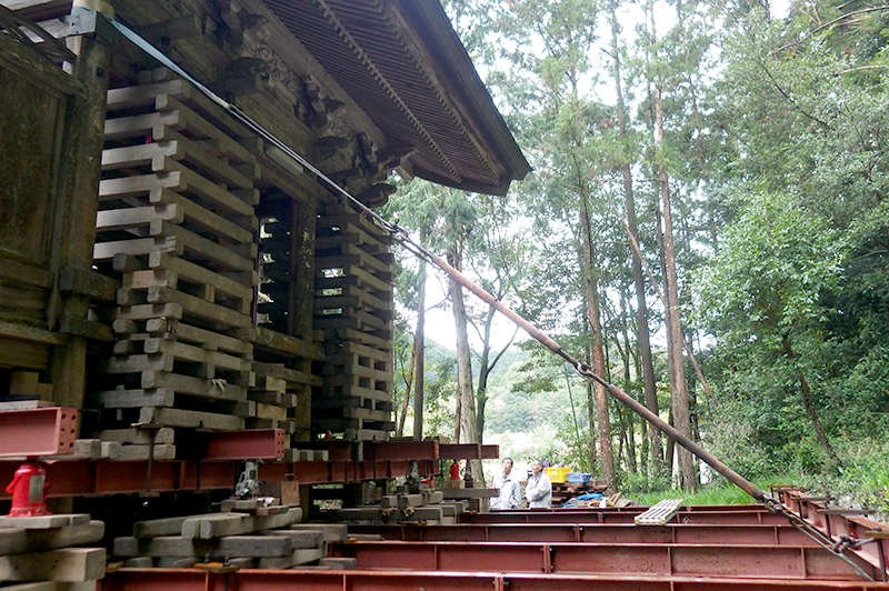 絶滅寸前の危険な技術 歪んだ家を直す 家起こし とは 施工の神様 絶滅寸前の危険な技術 歪んだ家を直す 家起こし とは 施工の神様