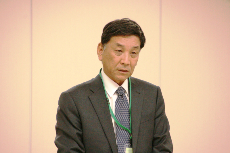 挨拶する東京都中小建設業協会の山口巖会長