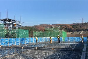 鹿島建設がヨーロッパの工法を進化させ、「配筋時間を半分」にした新技術とは？