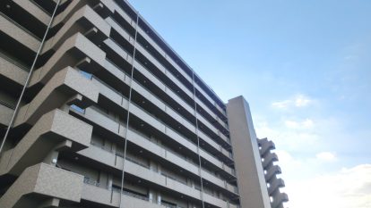 施工の神様 | 「キンキンキンボココココココキンキンカンッ！」新築