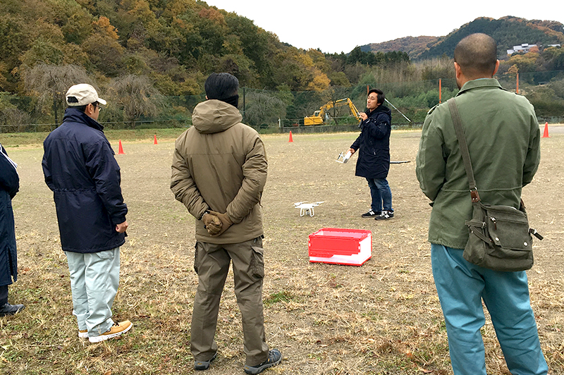 ドローン講習の様子（写真提供：全国建設産業連合会）