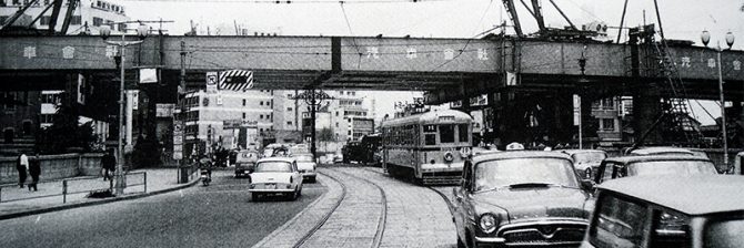 「絶滅した恐怖の職人芸」1000℃の鉄の塊を投げて、それを受け取るカシメ屋