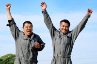 噂のドボク応援チーム「デミーとマツ」って何者?