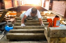 零細事業者の親方から見た「ブルーカラーの税率」と「建築職人不足」問題