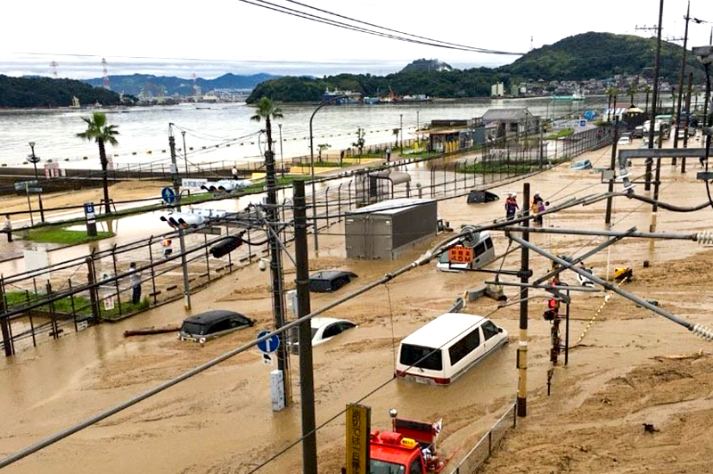 倒れる人続出　絶望的な復旧工事の疲労感