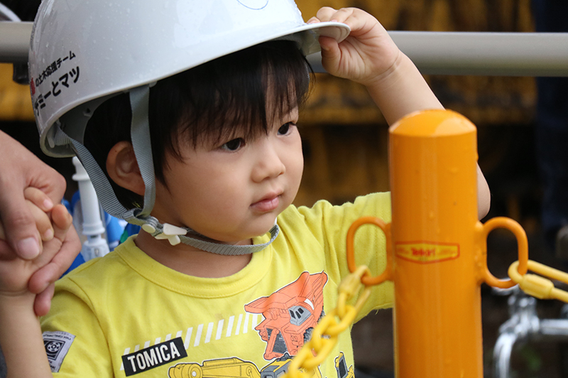 子どもに土木の魅力を伝えたい!防災の日に「デミマツ」と「コマツ」がコラボイベント