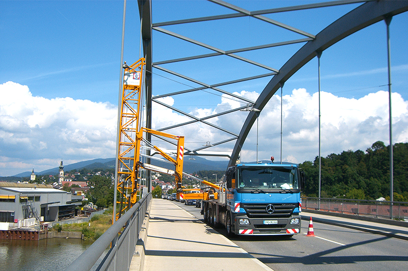 日本に20台しかない特殊車両も導入。橋梁メンテナンス事業に乗り出した格正建設の挑戦