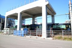 「水を一滴も落とさない覚悟」電車が走っている真上で高架化工事【西日本鉄道の技術力】