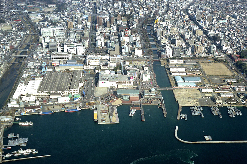 宝町ポンド埋立後。呉港ベイエリアの賑わい空間を整備