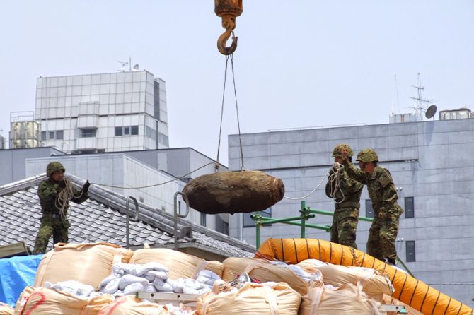 不発弾の多くは工事現場で発見される / 陸上自衛隊