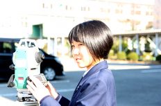 女子高生の「土木ポエム」が金賞!「今日も明日も測量します」「気泡は言うことを聞きません」