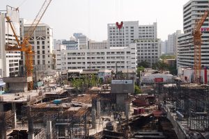 ホースの水でレベルを確認！建築用語さえ通じない土木の会社が「建築」に手を出すとこうなる！