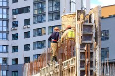 「賄賂なんて珍しくない」資材調達が難しい海外の建築現場