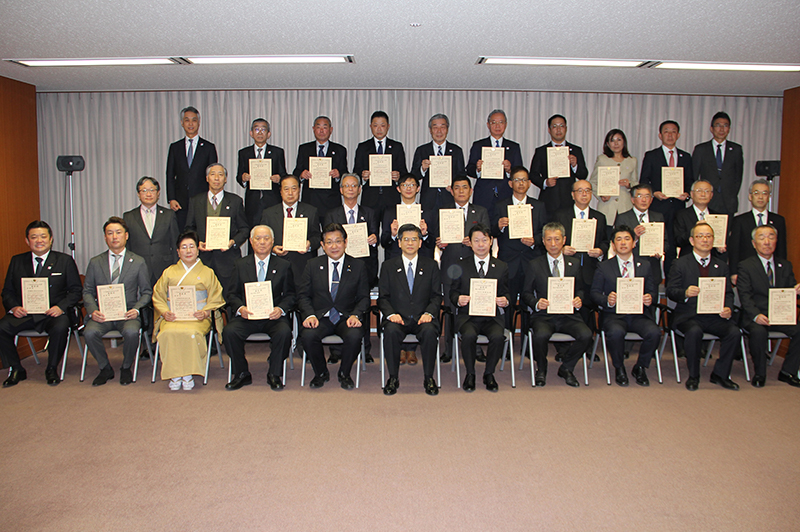 2018年度「i-Construction大賞」の受賞者たち / 国交省