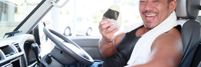 「ボクだけに優しく、他のオッサンは血まみれ」にする親方と、危機一髪で逃げたウブな見習い職人