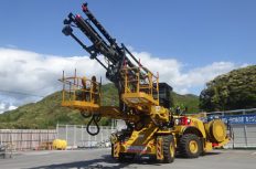 鹿島がロックボルト工を完全機械化!穿孔・モルタル注入も1台で全て完結