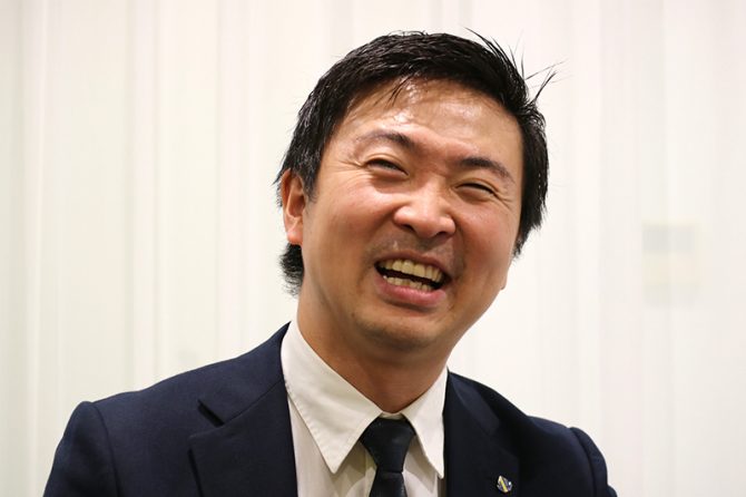 柴田巧さん（株式会社ジャパン・インフラ・ウェイマーク代表取締役社長・CEO）。技術士（情報工学）資格を持つエンジニアでもある。