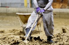 メディアはいつまで「職業・土木作業員」という偏向報道を続けるのか?