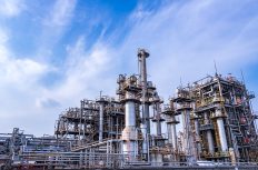 「メンテ工事はゲリラ戦、建設工事は大軍の戦闘」 石油化学プラントにおける文化の違いと注意すべきポイント