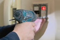 電気工事の新人職人が、一番最初に覚えるべき工具は?