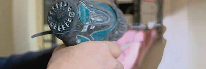 電気工事の新人職人が、一番最初に覚えるべき工具は？