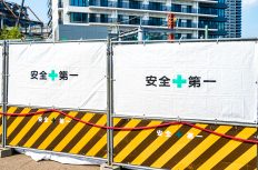 事故が起きるたびにポスターを作りまくるゼネコン。紙っぺらで事故が減らせるか!