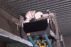 【鹿島】実工事に”耐火被覆吹付ロボット”を適用！「環境改善や生産性向上」を実現