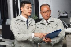 部下が指示を待っているのか? それとも、あなたが待たせてるのか?