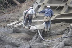 法枠と枠内モルタルの同時施工で、最高のモノを最速で作る