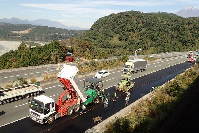 新東名高速道路 新富士IC～新清水IC間6車線化工事