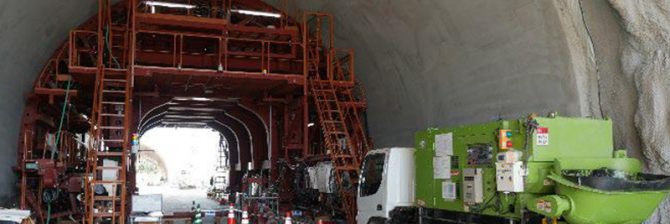 トンネルの覆工コンクリート打設を完全自動化【鹿島ら】