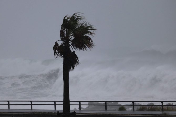 台風で法面の一部が崩落。現場にいち早く駆け付けた人物の言葉に、反省そして感動。