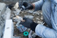 重機がないから、人力で掘削して漏水箇所を捜索させられた話