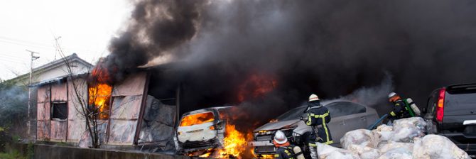 屋根防水工事で建屋全焼!? 職人の予想外すぎる行動で大惨事