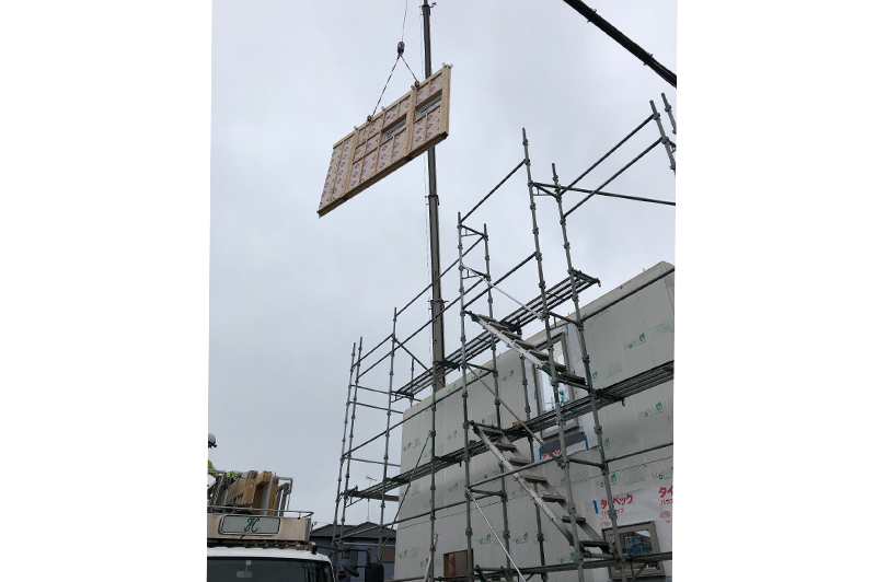 大型パネルの施工風景