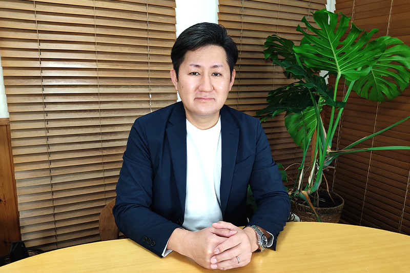 一般社団法人リノベーション専門学校の代表理事をつとめる飛田恭助氏