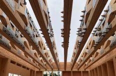 都市部の”構造資材搬入問題”を解決。旗竿地でも大空間がつくれる『スペーストラス』とは？【三菱地所ホーム】