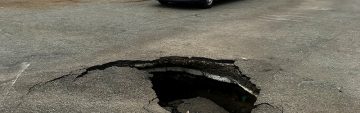 道路陥没の様子 / メインマーク提供