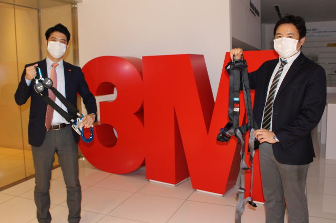 スリーエム ジャパン株式会社 安全衛生製品事業部 事業部長の中西亮太さん（左）と、同事業部 マーケティング部 マネジャーの牛山紘郎さん